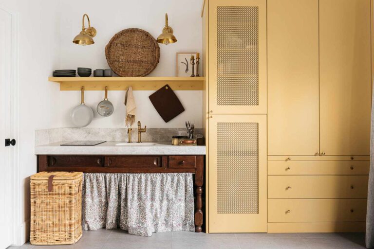 How to Plan Small Kitchen Storage on a Budget: Low-Cost Spatial Design