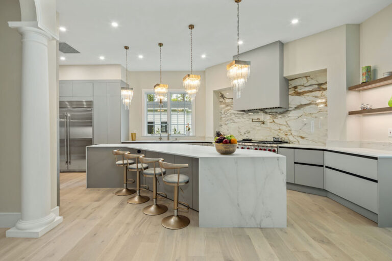 Luxury Transitional Kitchens USA: Architectural Design and Craftsmanship